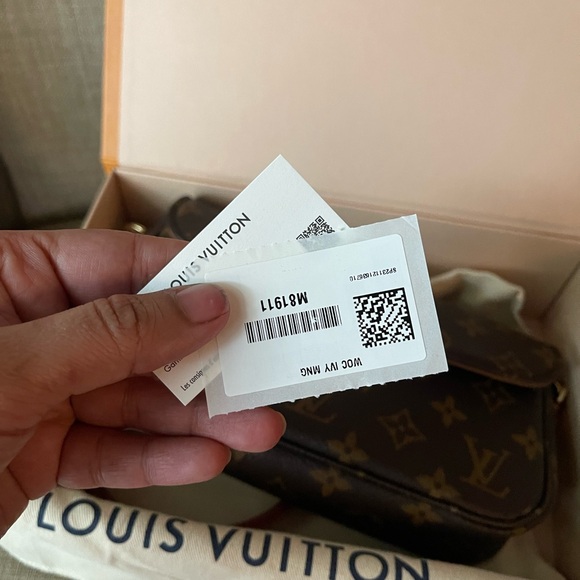 Authentic Louis Vuitton monogram wallet on chain ivy M81911 - Picture 11 of 11